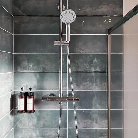 Stylish 4 Bed In Old Trafford Next To Mufc