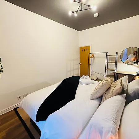 Stunning 3-bed Games *