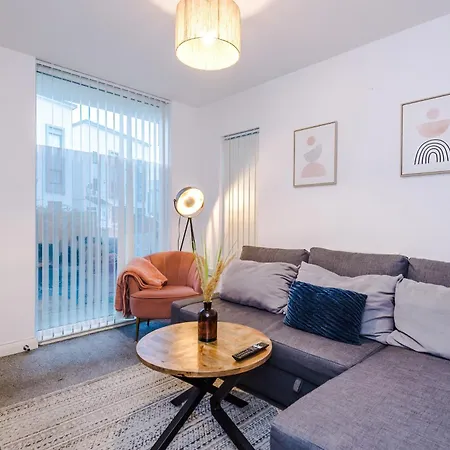 Сasa de vacaciones Stylish House In With Pool Table *