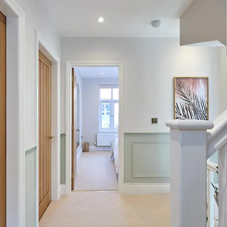 Stylish 4 Bed In Old Trafford Next To Mufc *