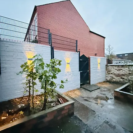 Prázdninový dům 3br House Near Old Trafford With Games Sleeps 8 *