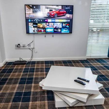 בית הארחה Etihad Coop Arena Centre *