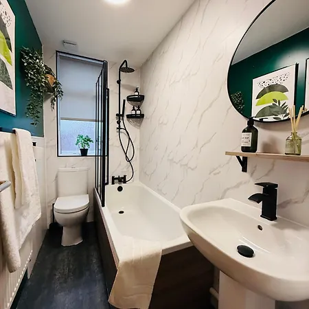 Nyaraló 3br House Near Old Trafford With Games Sleeps 8 Manchester