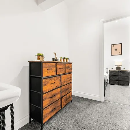 5Br Contractor Hub - Free Parking - Monthly 20 Percent Off * Mánchester