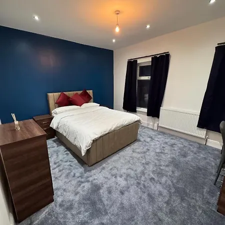 Mayford Shared House Affittacamere