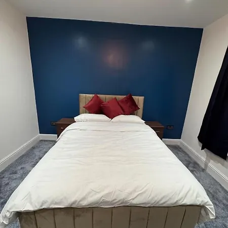 Mayford Shared House *