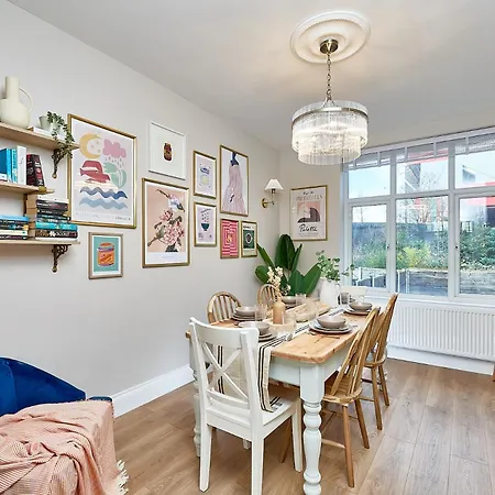 Сasa de vacaciones Stylish 4 Bed In Old Trafford Next To Mufc Mánchester