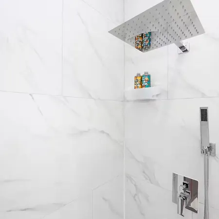別荘 Modern & Spacious 4-bedroom Home, Family & Contractor Friendly,