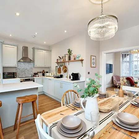 Сasa de vacaciones Stylish 4 Bed In Old Trafford Next To Mufc