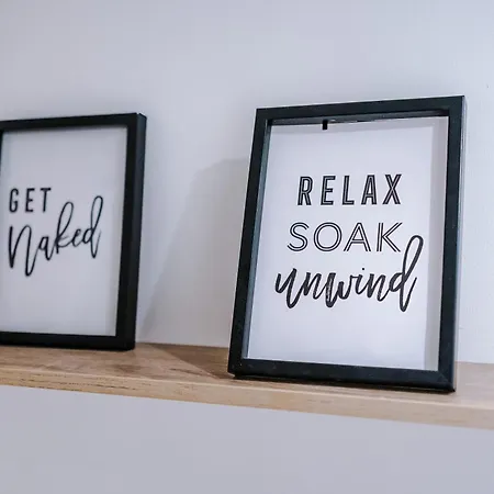 Stylish House In With Pool Table