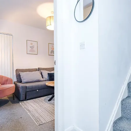 Сasa de vacaciones Stylish House In With Pool Table Mánchester