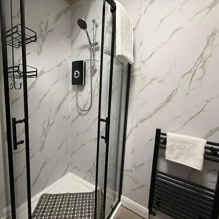 Large Luxury 4 Bedroom With Parking Mánchester