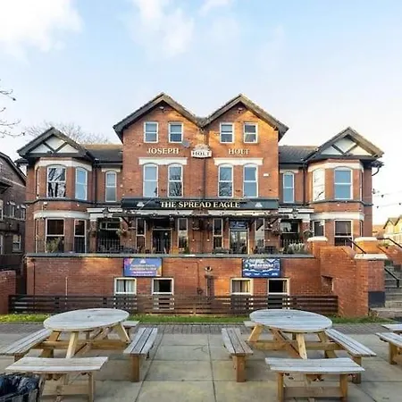 Casa de Férias Modern & Spacious 4-bedroom Home, Family & Contractor Friendly, *