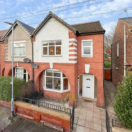 Stylish 4 Bed In Old Trafford Next To Mufc Сasa de vacaciones *