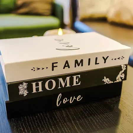 4 Bed House - Sleeps 8 - Free Parking - Manchester Casa vacanze *