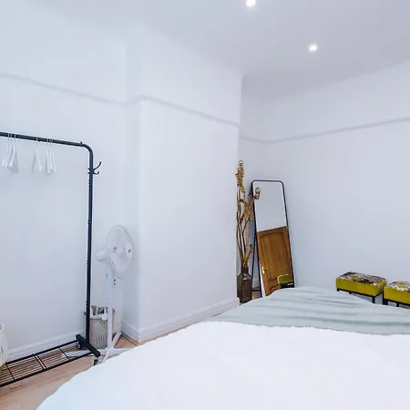 Free Park Stunning 3bedroom In Manchester