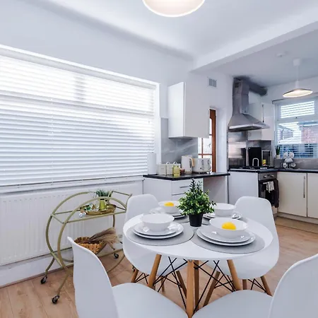 Free Park Stunning 3bedroom In بيت للعطل *