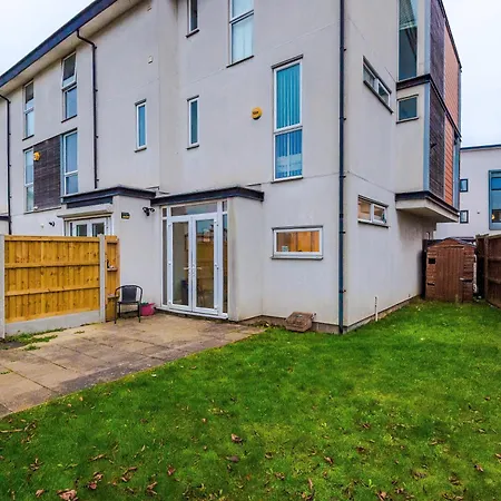 Spacious Escape On - Parking - Garden Semesterbostad Manchester