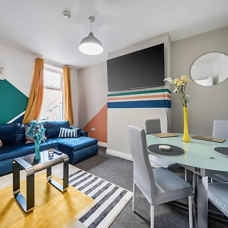 بيت ضيافة 6br Modern In Salford Sleeps 13 | Uni Nearby