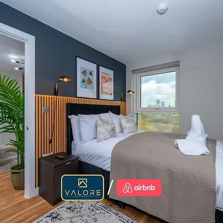 아파트 Luxury Waterfront 2br - Free Gym Access & Parking *