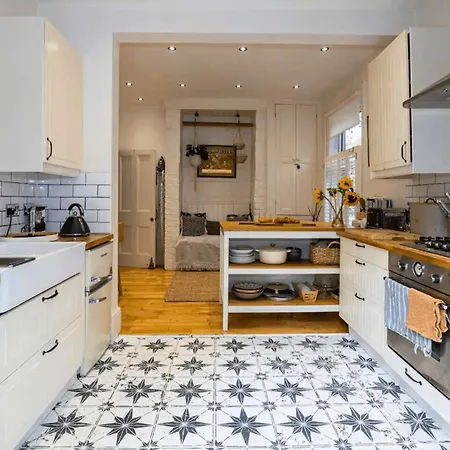 Appartamento 1bdr Didsbury Loft With Parking And Outdoor Space