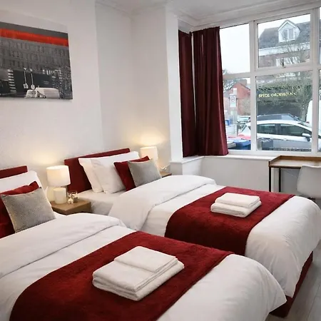 4bdr Contractor Hub - Sleeps 7 - Free On Street Parking *