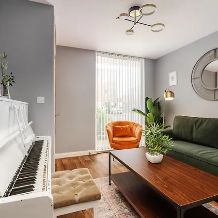 Huge 4br Escape - Etihad - Coop -free Parking *