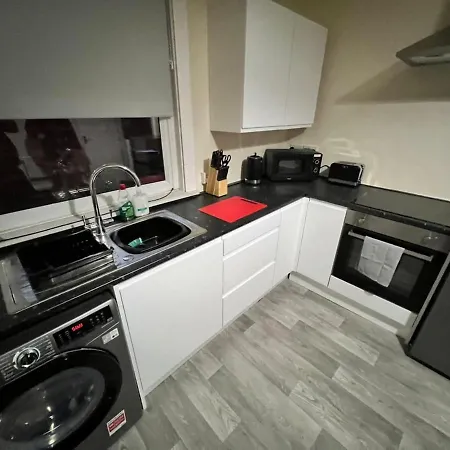 Cosy One-bedroom Ground Floor Flat In Eccles, * Manchester