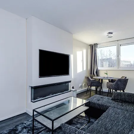 1-bed Flat Hume 5 Min To Mmu & Uom 15 Off *