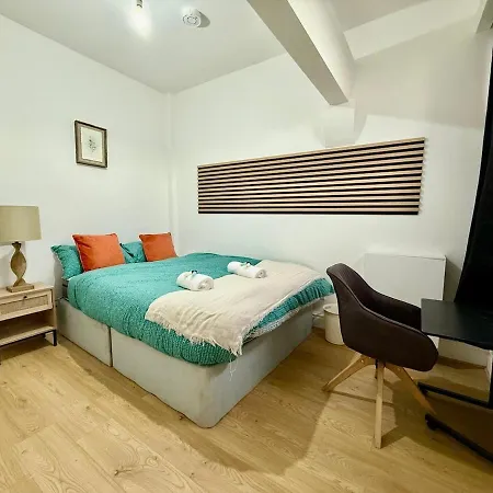 Cityside Walk To Ethihad Stadium Sleep For 4 דירה