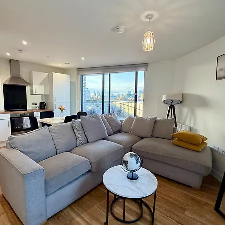 Lux High-rise Two Bed-balcony With Waterside View Apartament