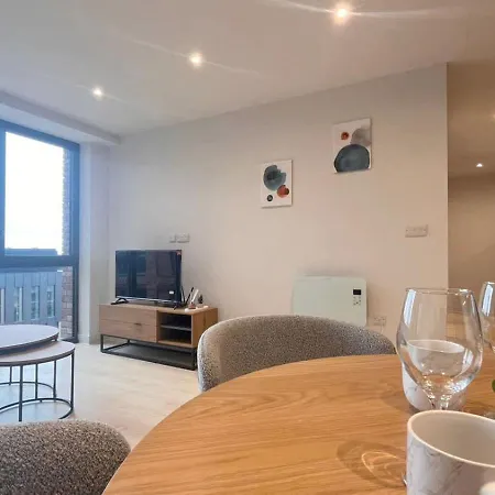 With Luxury Terrace & Gym In Center *