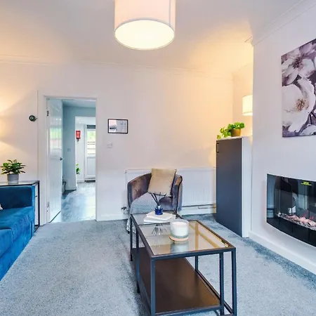 Apartament 2bdr Droylsden House In With Wparking *