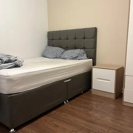 Luxury 2 Bed Mcr Fast Wifi And Free Parking *