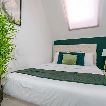 Spacious Near Mcr Town & Etihad Stadium Apartment *