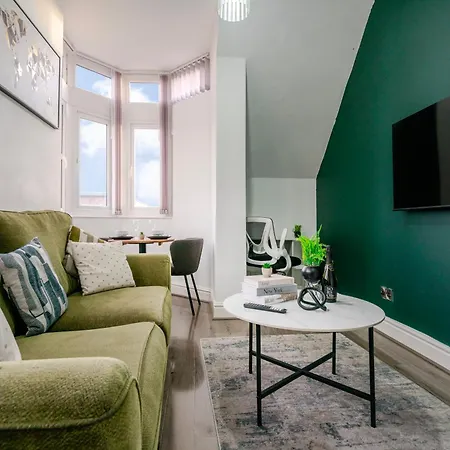 Spacious Near Mcr Town & Etihad Stadium Manchester