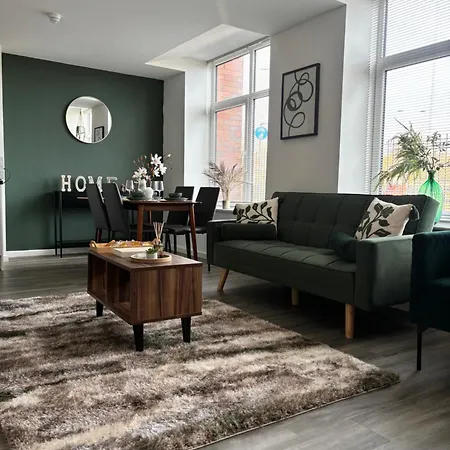 The Haven - 2 Bed Cozy - Sleeps 6 - Private Parking Manchester