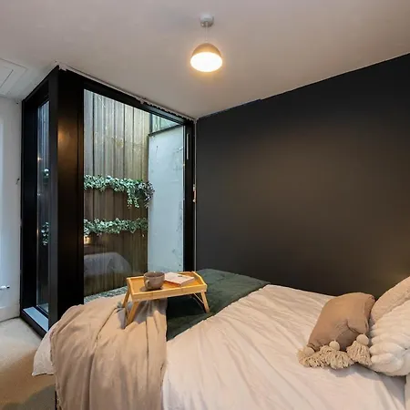 Stylish & Modern 3br - Garden, Parking & Ps5 * Manchester