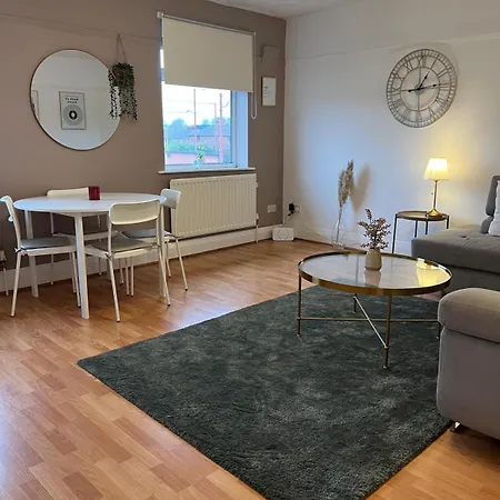 Daire The Cotton Mill Hideaway - One Bedroom - Free Parking Near Etihad Stadium & Coop Live *