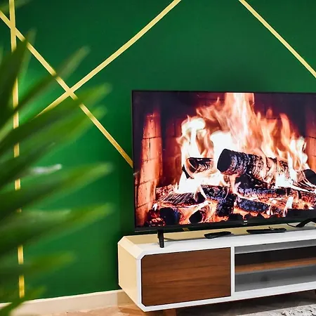 Pinecone - Centre Daire *