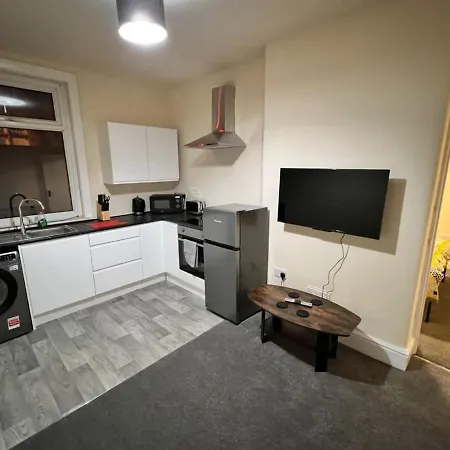 Cosy One-bedroom Ground Floor Flat In Eccles, *