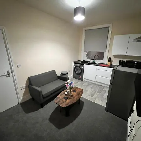 Cosy One-bedroom Ground Floor Flat In Eccles, Manchester