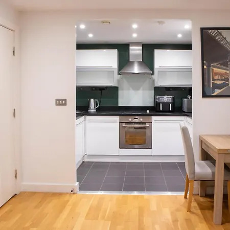 View By Eason Short Lets