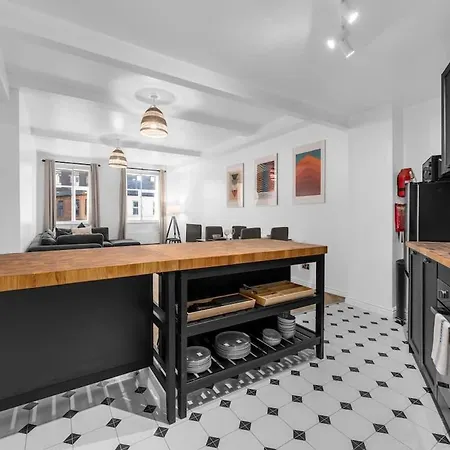 Brand New Centre 3 Bed Flat By Superhost *