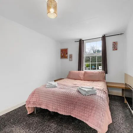 Oxford Road Haven: Stylish 1-bedroom Retreat Apartment Manchester