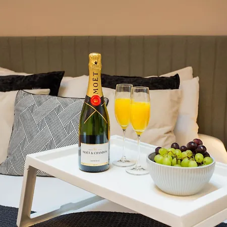 Spacious 3-bed Retreat - Modern & Super