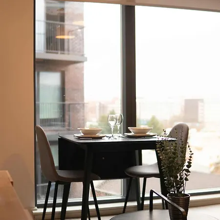 Daire Bright 1 Bed In W Balcony