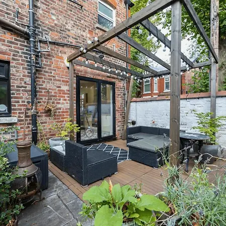 1bdr Didsbury Loft With Parking And Outdoor Space * Manchester