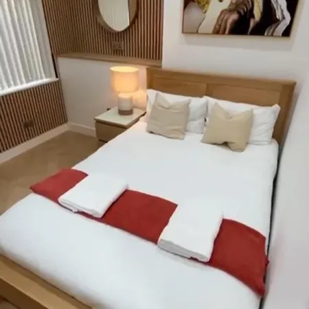 Whittaker Flats Apartament