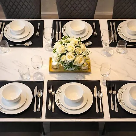 4bdr Contractor Hub - Sleeps 7 - Free On Street Parking Manchester